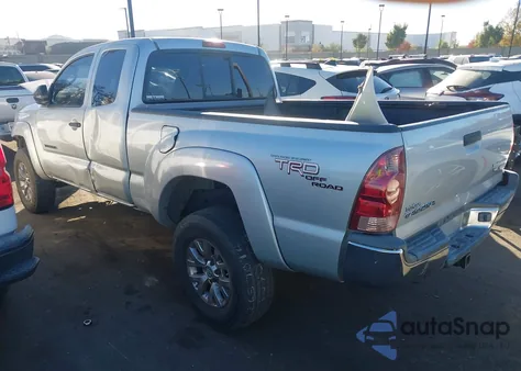 2005 Toyota Tacoma Prerunner V6 z USA, uszkodzony, nr VIN 5TETU62N45Z043437